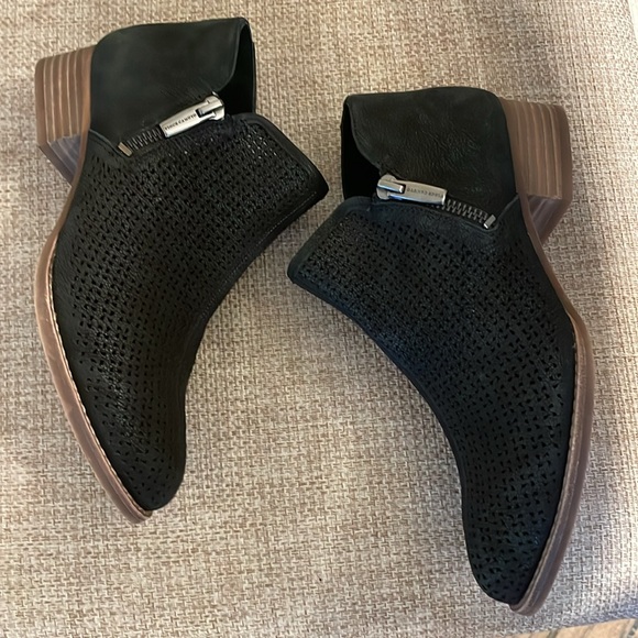 Vince Camuto ankle boots sz 6 - Picture 5 of 8